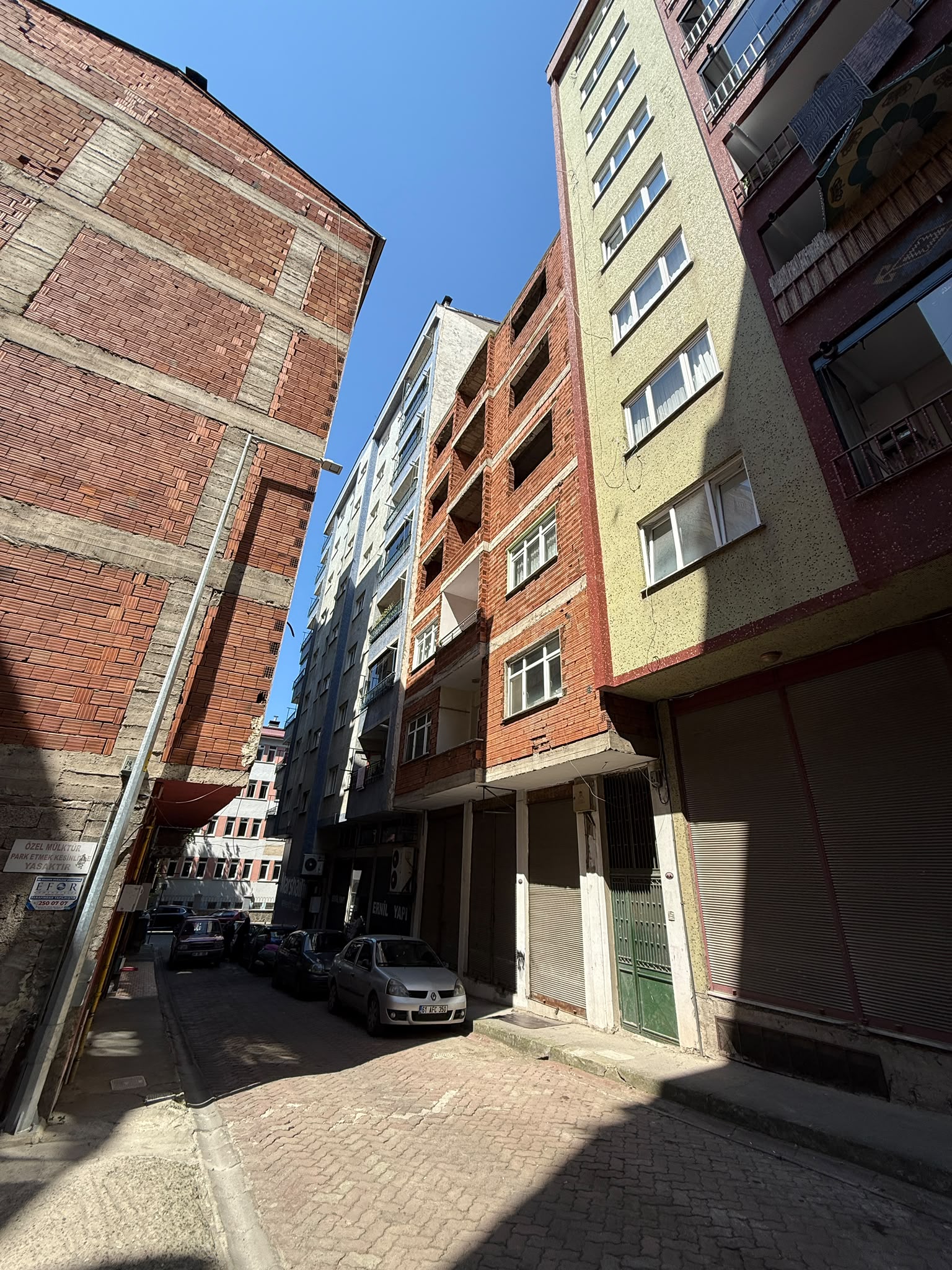 AKÇAABAT DÜRBİNAR APARTMAN